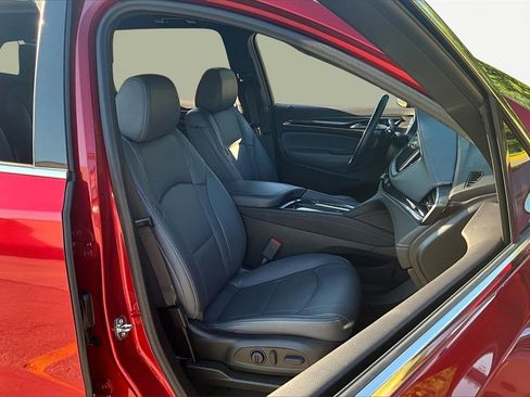 Used 2023 Buick Enclave Essence w/ Sport Touring Edition image 7