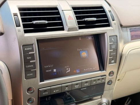 Used 2015 Lexus GX 460 w/ Premium Package AWD/4WD image 32