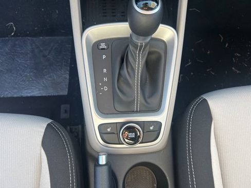 Used 2026 Hyundai Venue SEL FWD image 20