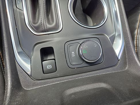 Used 2019 Chevrolet Traverse LT w/ LT Premium Package image 24