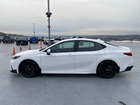 Certified 2025 Toyota Camry SE image 10