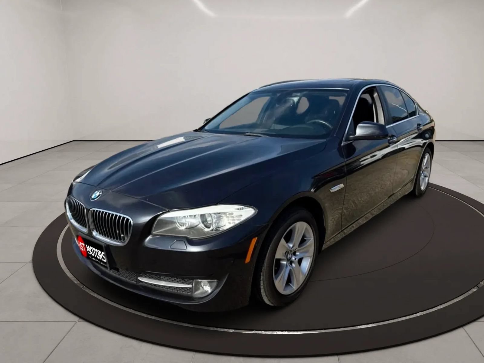 Used 2013 BMW 528i Sedan RWD image 2