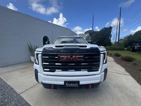 Used 2024 GMC Sierra 2500 AT4 w/ AT4 Premium Plus Package AWD/4WD image 3