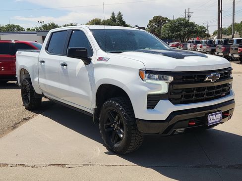 Used 2024 Chevrolet Silverado 1500 LT Trail Boss w/ Convenience Package II AWD/4WD image 5
