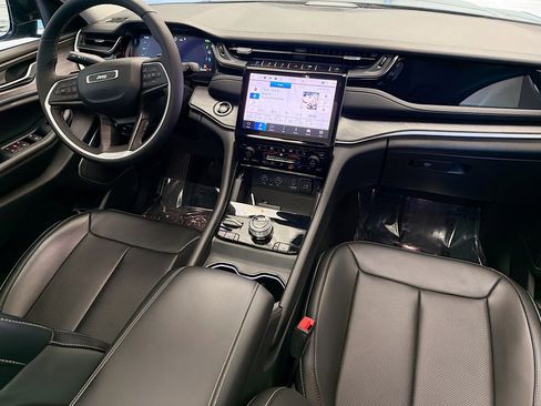 Used 2023 Jeep Grand Cherokee 4WD 4xe w/ Luxury Tech Group II image 12