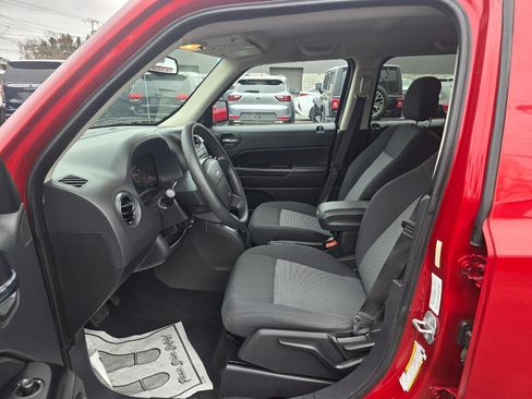Used 2010 Jeep Patriot Sport image 11
