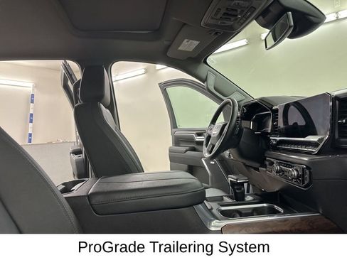 Used 2025 GMC Sierra 1500 SLT w/ SLT Premium Plus Package image 22