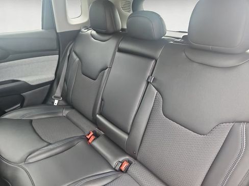 Used 2022 Jeep Compass Latitude w/ Convenience Group AWD/4WD image 13