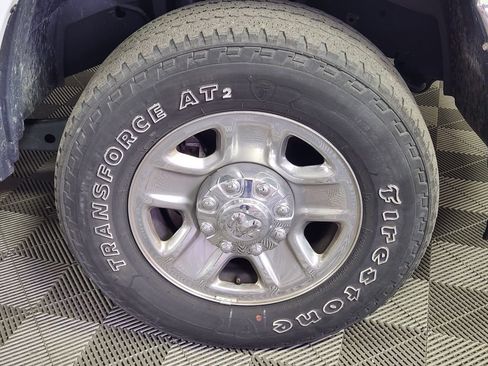 Used 2024 RAM 2500 Tradesman w/ Chrome Appearance Group AWD/4WD image 9