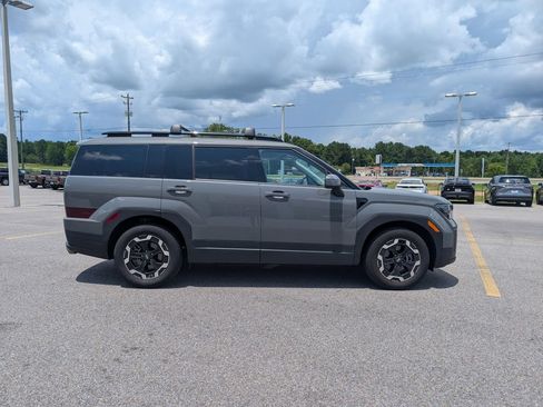 Used 2025 Hyundai Santa Fe SEL FWD image 6