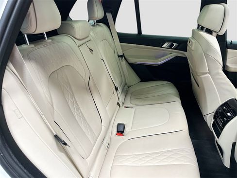 Used 2022 BMW X5 xDrive40i w/ M Sport Package image 28