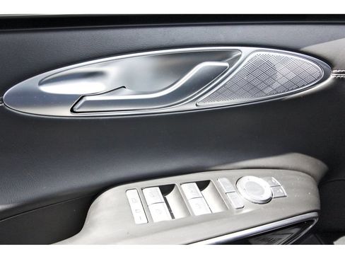 Used 2025 Genesis GV70 2.5T AWD/4WD image 21