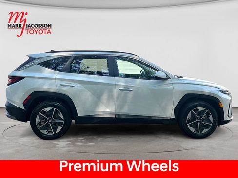 Used 2025 Hyundai Tucson SEL FWD image 7