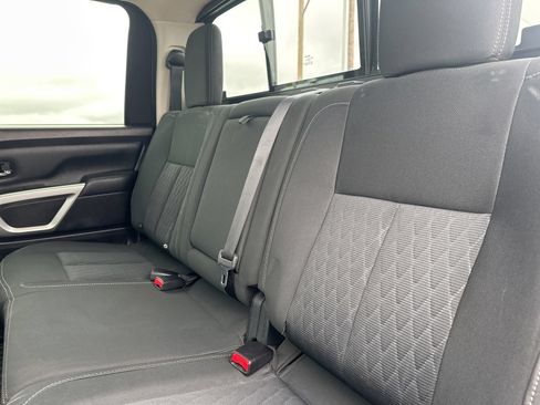 Used 2017 Nissan Titan SV AWD/4WD image 24
