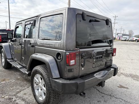 Used 2017 Jeep Wrangler Unlimited Sahara w/ Dual Top Group image 9