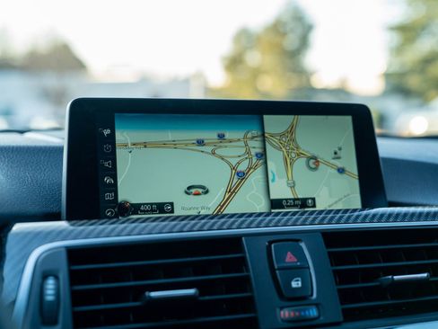 Used 2017 BMW M4 Coupe image 25