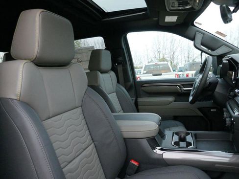 New 2026 Chevrolet Silverado 2500 ZR2 image 11