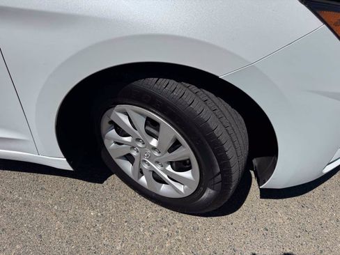 Used 2019 Hyundai Elantra SE w/ Cargo Package FWD image 33