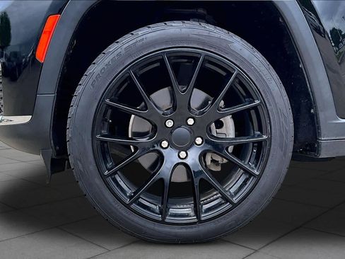 Used 2021 Jeep Grand Cherokee L Limited AWD/4WD image 9