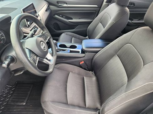 Used 2023 Nissan Altima 2.5 SV image 10