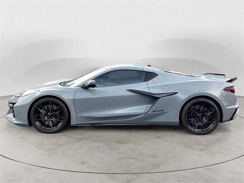 Used 2024 Chevrolet Corvette Z06 image 2