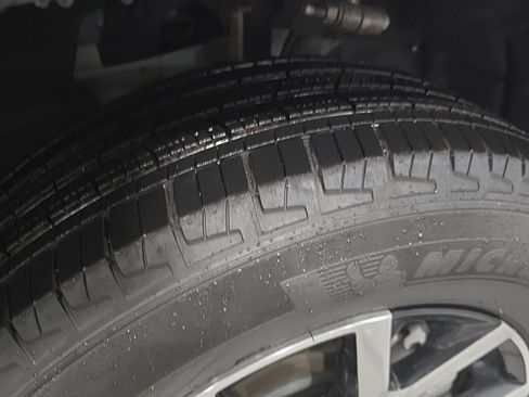 Used 2024 Jeep Grand Cherokee Limited image 33