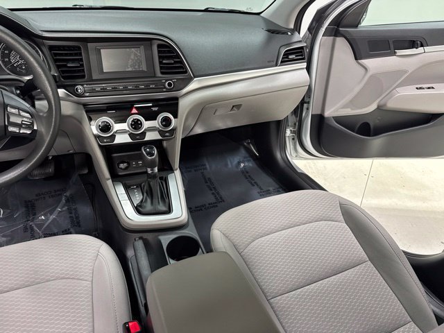 Used 2019 Hyundai Elantra SE FWD image 18
