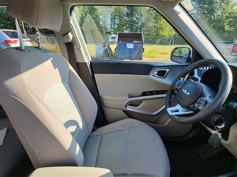 Used 2022 Kia Soul LX w/ Technology Package image 13