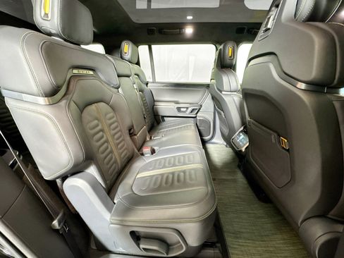 Used 2022 Rivian R1S Launch Edition image 25