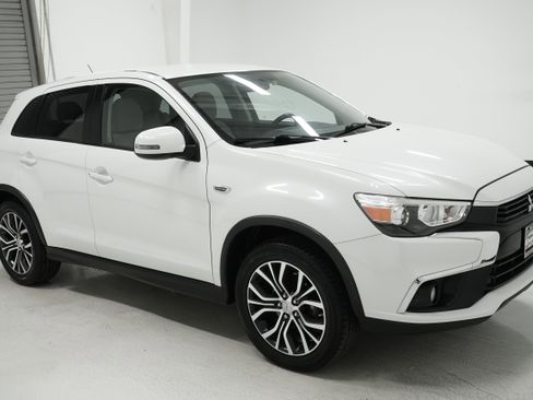 Used 2016 Mitsubishi Outlander Sport FWD image 3
