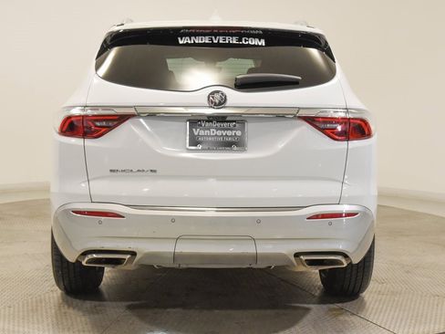 Used 2024 Buick Enclave Premium image 10