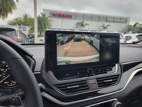 Used 2025 Nissan Altima 2.5 SR w/ SR Premium Package image 24