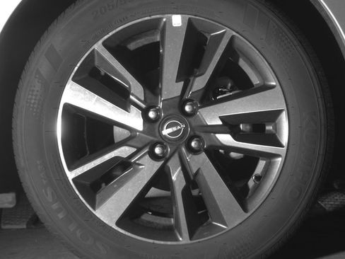 Used 2025 Nissan Versa SV FWD image 13