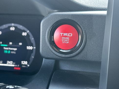 Used 2025 Toyota 4Runner TRD Off-Road image 22