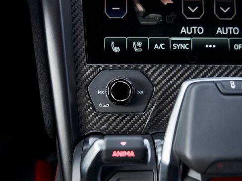 Used 2024 Lamborghini Urus Performante AWD/4WD image 80
