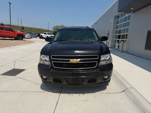 Used 2012 Chevrolet Tahoe LT w/ Luxury Package AWD/4WD image 2