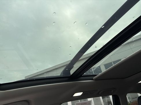 Used 2022 Subaru Ascent Limited w/ Technology Package image 35