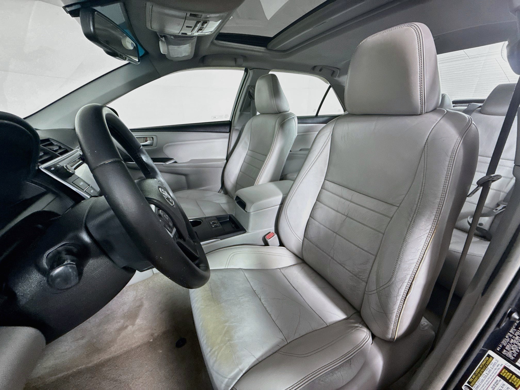 Used 2015 Toyota Camry XLE FWD image 26