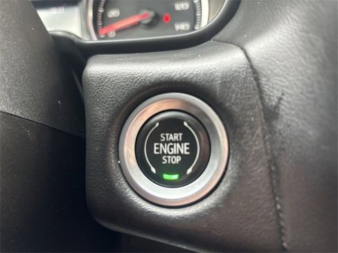 Used 2021 Chevrolet Suburban LT image 17