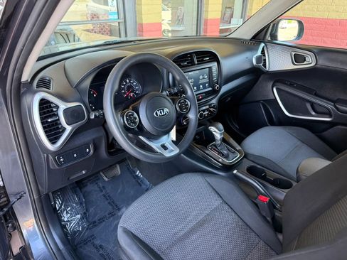 Used 2021 Kia Soul LX image 16