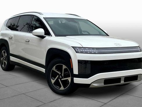 New 2026 Hyundai Ioniq 9 SE image 2