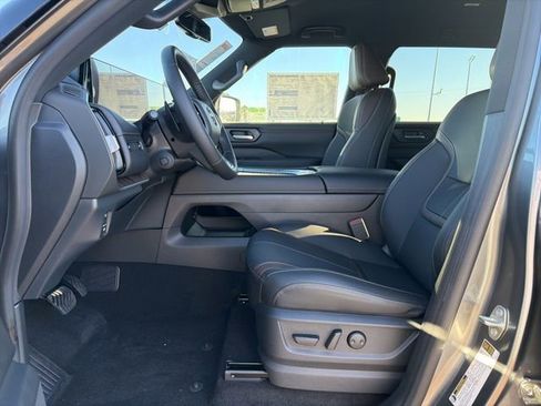 New 2026 Nissan Armada SL w/ Captain's Chari Seat Package image 24