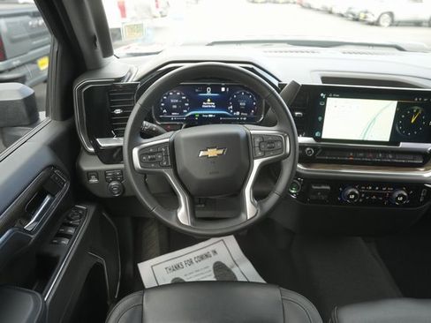 Used 2024 Chevrolet Silverado 2500 LT w/ Convenience Package image 21