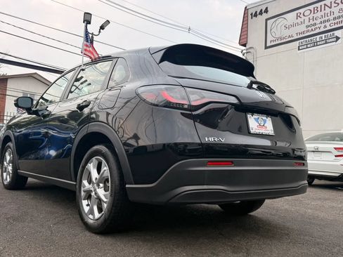 Used 2023 Honda HR-V LX image 8