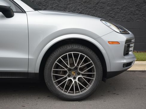 Certified 2023 Porsche Cayenne AWD/4WD image 11