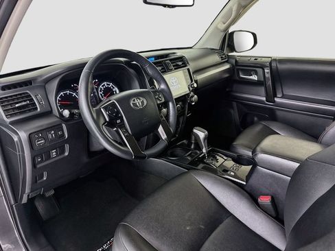 Used 2020 Toyota 4Runner TRD Off-Road Premium w/ Moonroof Package AWD/4WD image 10
