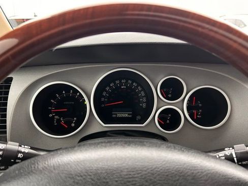 Used 2013 Toyota Sequoia Platinum image 27