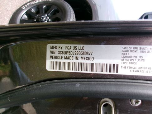 Certified 2025 RAM 2500 Big Horn AWD/4WD image 17