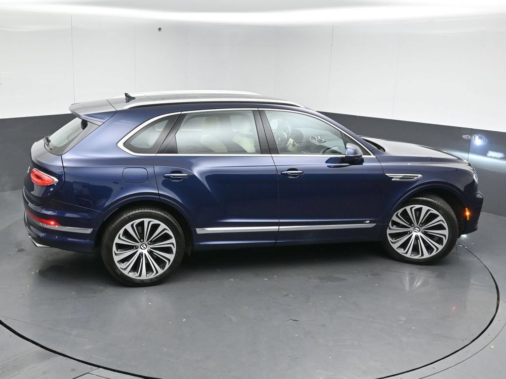 Used 2021 Bentley Bentayga AWD/4WD image 43