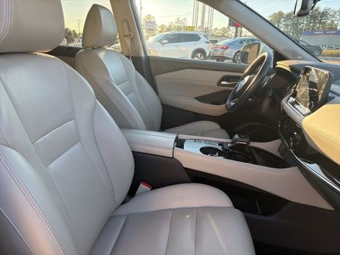 Used 2023 Nissan Rogue SL w/ SL Premium Package image 15